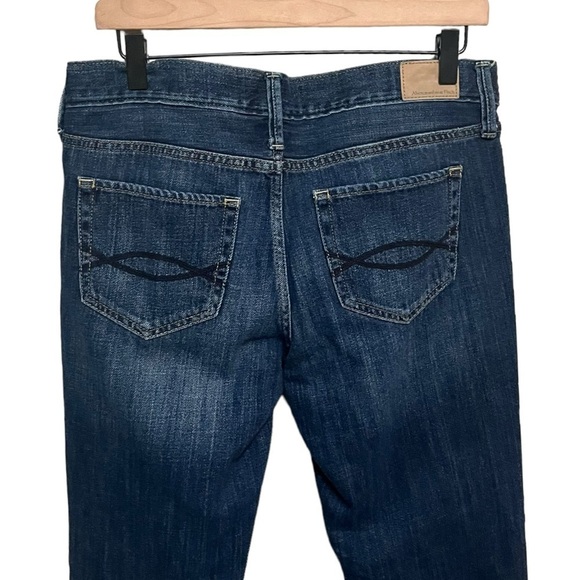 Abercrombie & Fitch Ripped Boyfriend Straight Jean - Picture 4 of 11